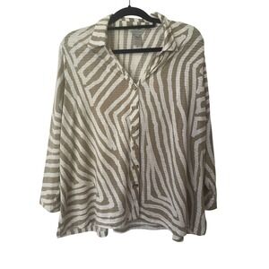 Multiples Women's PXL Zebra Print Textured Button Up Shirt Tan White‎